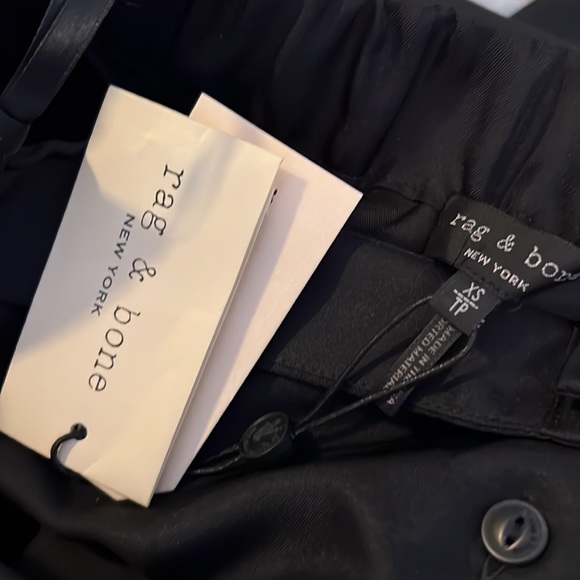 RAG & BONE
Kacy Reversible Off-the-shoulder Sink Tunic Top In Black NWT - Picture 2 of 2